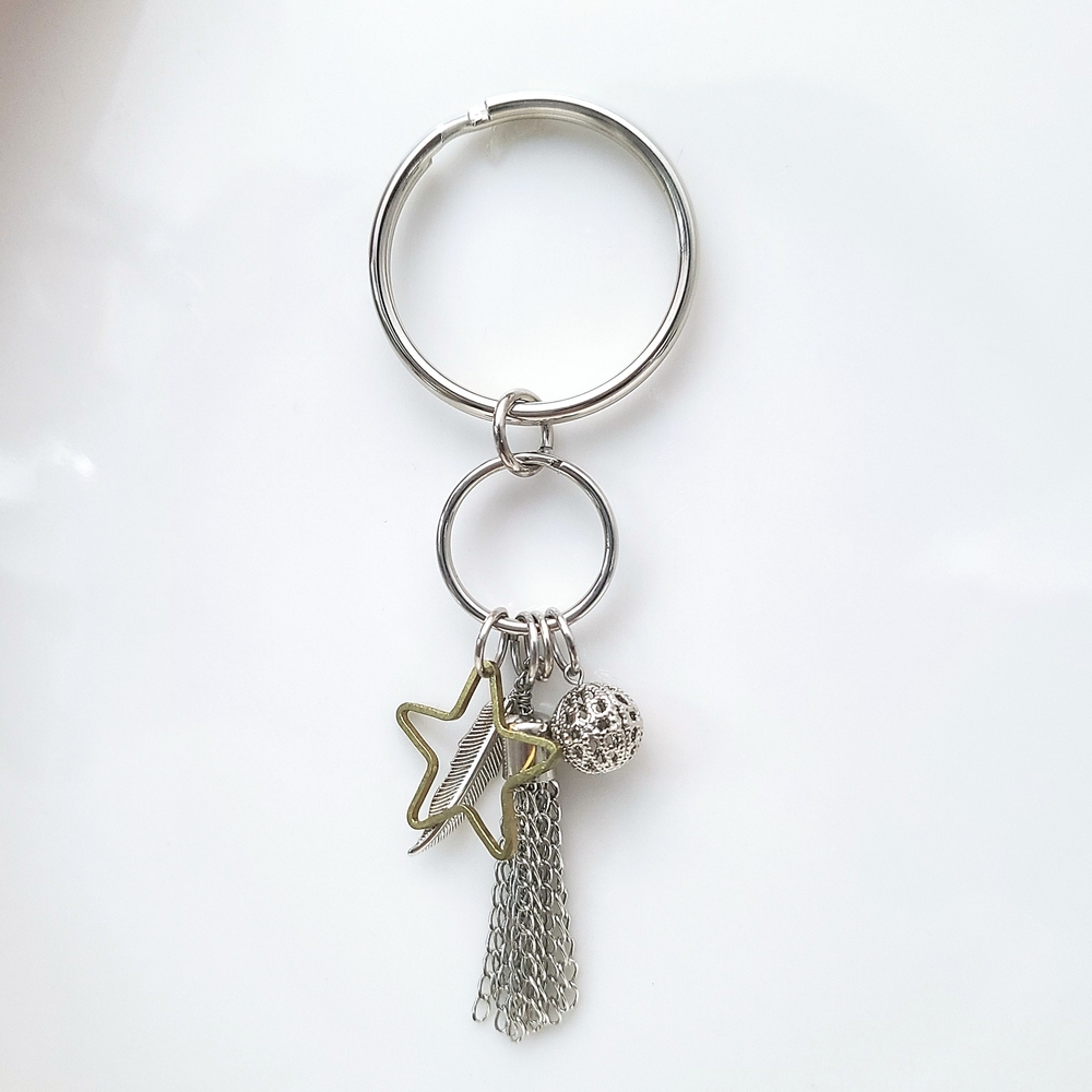 Star Keychain Accessory - Picture 2 of 4